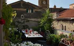 La Terrazza Di Vico Olivi B&B